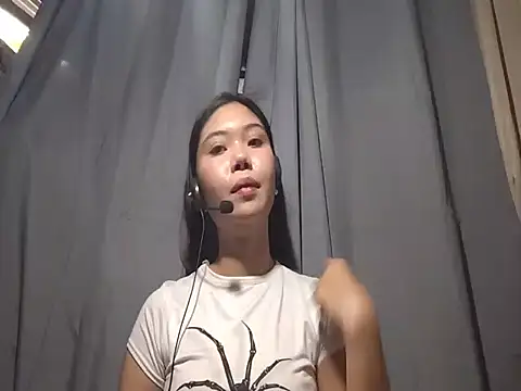 Snapshot of RegenaKhanponaphan chatting on 05/05/26, 06:32 RegenaKhanponaphan online show from 05/05/26, 06:32