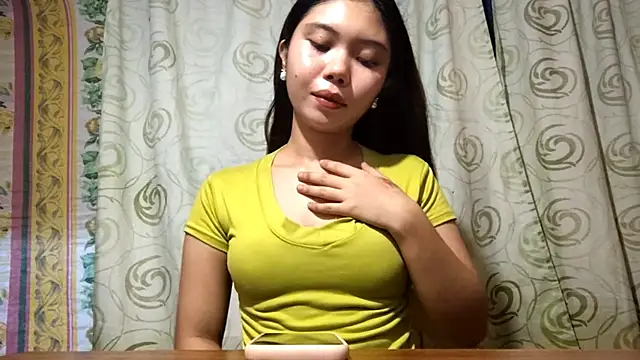 Snapshot of RegenaKhanponaphan chatting on 05/14/26, 04:30 RegenaKhanponaphan online show from 05/14/26, 04:30