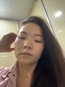 xiaochengzi505 online show from 05/09/26, 01:00