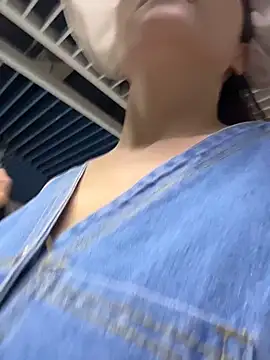 xiaochengzi505 online show from 07/10/26, 12:48