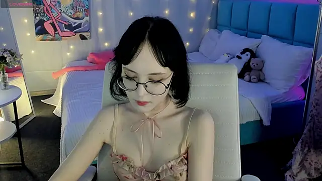 Lilac-Muse online show from 06/28/26, 11:05
