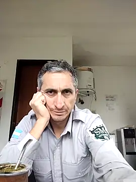 Snapshot of Alejandro83bsf chatting on 05/05/26, 02:36 Alejandro83bsf online show from 05/05/26, 02:36