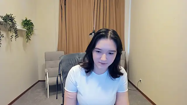 Snapshot of MaudGammel chatting on 04/30/26, 11:05 MaudGammel online show from 04/30/26, 11:05