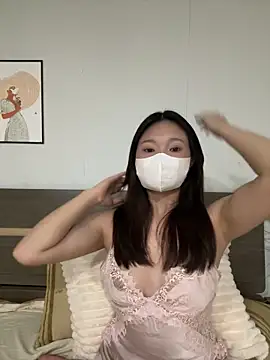 Snapshot of Ni_Tran chatting on 05/24/26, 07:08 Ni Tran online show from 05/24/26, 07:08
