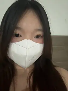 Snapshot of Ni_Tran chatting on 06/14/26, 05:15 Ni Tran online show from 06/14/26, 05:15