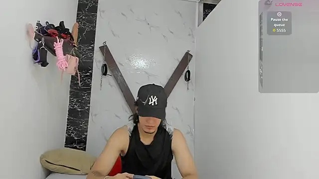 Snapshot of sweetauracouple chatting on 08/05/26, 03:09 sweetauracouple online show from 08/05/26, 03:09