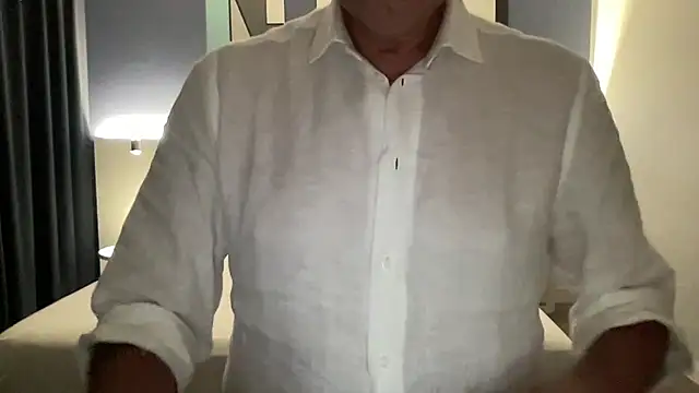 henrybull007 online show from 06/17/26, 08:32