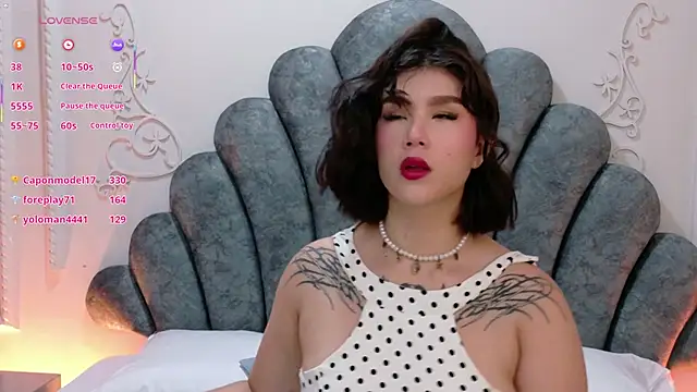 Snapshot of Emily-Cooper- chatting on 06/16/26, 12:08 Emily-Cooper- online show from 06/16/26, 12:08