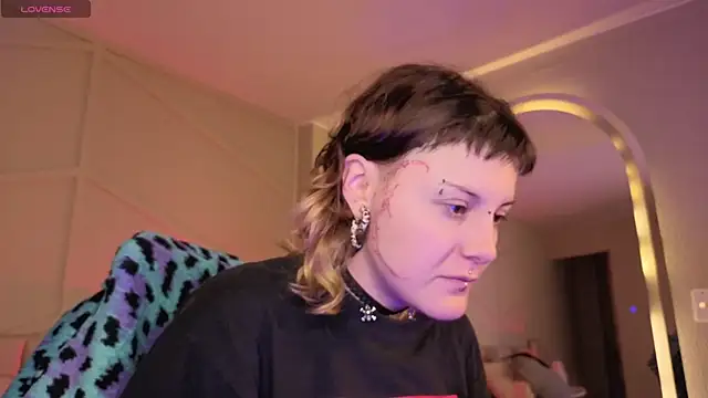 Rossiee huntt online show from 05/06/26, 12:21
