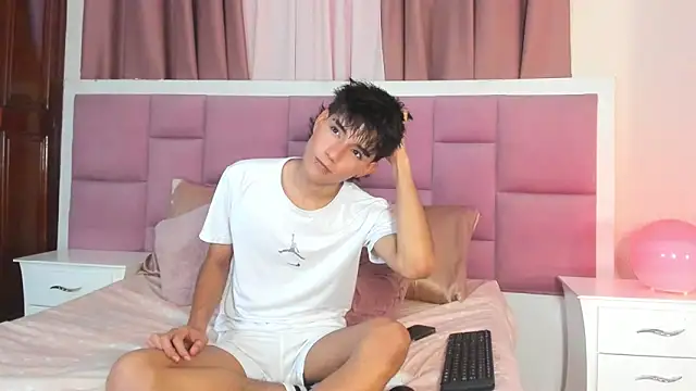 christopher robin4 online show from 04/29/26, 08:26