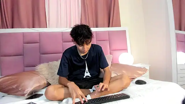 Snapshot of christopher_robin4 chatting on 05/08/26, 07:30 christopher robin4 online show from 05/08/26, 07:30