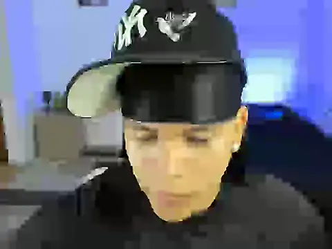 Snapshot of sant_wahlberg chatting on 07/01/26, 10:53 sant wahlberg online show from 07/01/26, 10:53