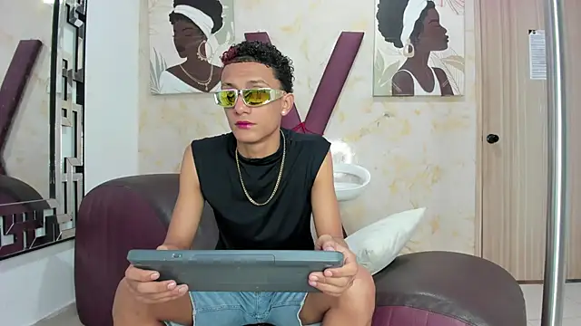 Snapshot of KING_BOYS2026 chatting on 06/11/26, 01:38 KING BOYS2026 online show from 06/11/26, 01:38