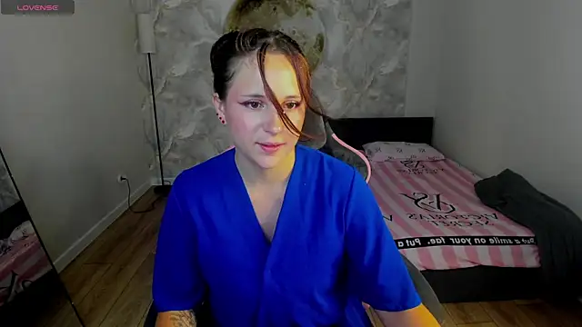 Julia Shyy online show from 07/05/26, 01:45