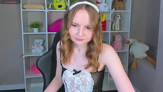 Emmaa Kimm online show from 06/08/26, 01:28