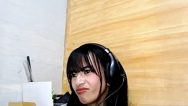 KimberyBucker online show from 05/03/26, 01:17
