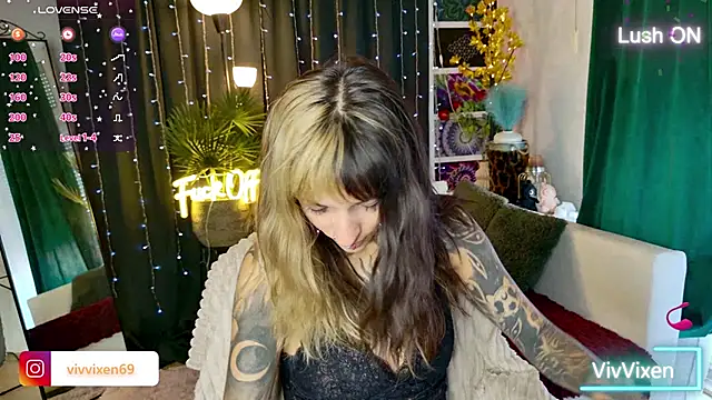 VivVixen online show from 06/19/26, 03:49