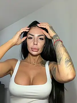 RaquelleXO online show from 05/22/26, 04:30