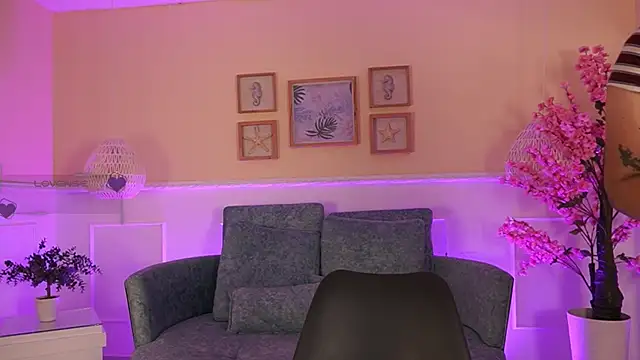 VioletJoness  online show from 06/02/26, 11:34