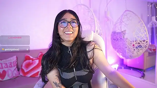Snapshot of VioletJoness_ chatting on 07/01/26, 11:45 VioletJoness online show from 07/01/26, 11:45