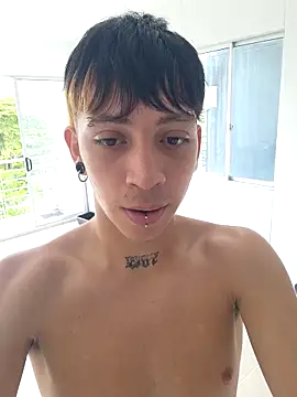 Sebastian Smoke online show from 05/03/26, 05:52