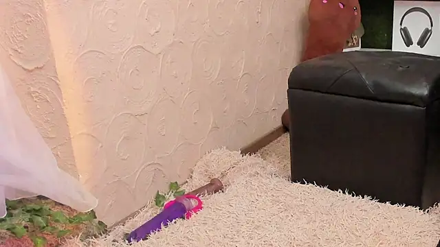 lililiana online show from 05/10/26, 07:46