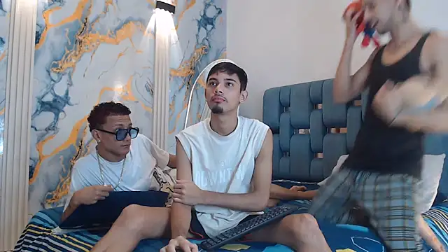 Snapshot of LUCKY_BOX2026 chatting on 05/30/26, 01:52 LUCKY BOX2026 online show from 05/30/26, 01:52
