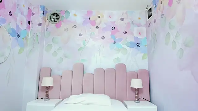 Miabloom19  online show from 07/08/26, 11:20