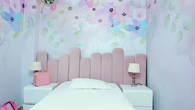 Miabloom19  online show from 07/14/26, 10:59