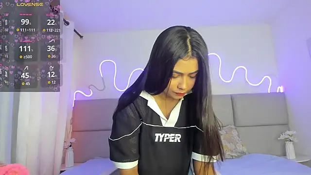 Snapshot of Yiiraaa1 chatting on 05/11/26, 12:33 Yiiraaa1 online show from 05/11/26, 12:33