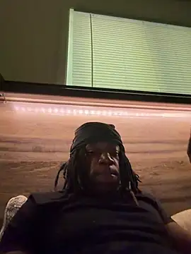 YurFavBestiie online show from 04/28/26, 10:59