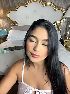 EvasBlazeXXX online show from 05/17/26, 05:27