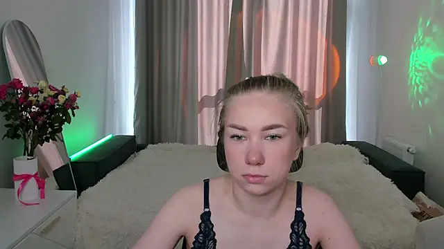 Snapshot of AnnaAlexArti chatting on 05/15/26, 03:57 AnnaAlexArti online show from 05/15/26, 03:57