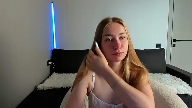 AnnaAlexArti online show from 07/09/26, 04:38