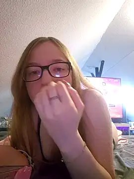 Freaky-Doll online show from 05/24/26, 06:24