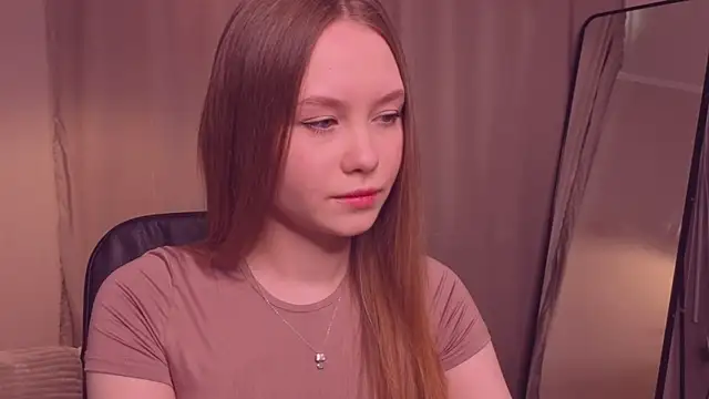 Snapshot of FloraLarsson chatting on 05/12/26, 04:09 FloraLarsson online show from 05/12/26, 04:09
