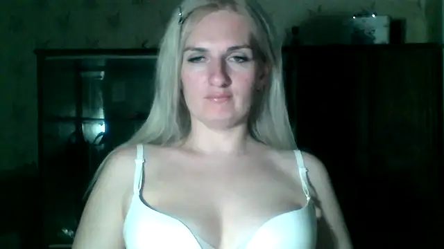 Snapshot of MartaHaze chatting on 05/13/26, 06:49 MartaHaze online show from 05/13/26, 06:49