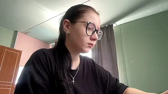 AdelleBaggenstoss online show from 05/03/26, 09:26