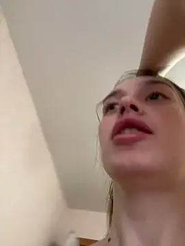 Snapshot of _SweetAnna_ chatting on 05/16/26, 11:31 SweetAnna online show from 05/16/26, 11:31