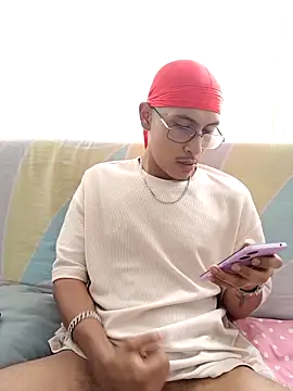 Snapshot of Lil_black009 chatting on 05/11/26, 04:04 Lil black009 online show from 05/11/26, 04:04
