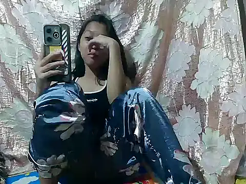 Snapshot of Yours_AsianPinayGirl18 chatting on 05/24/26, 10:53 Yours AsianPinayGirl18 online show from 05/24/26, 10:53