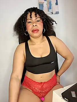 Cassandra em  online show from 05/01/26, 04:33