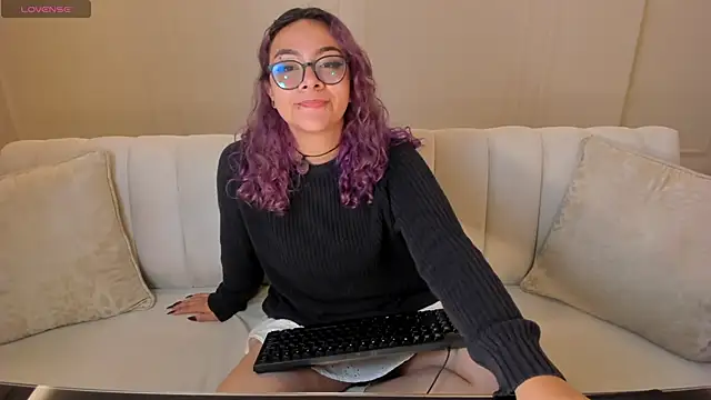 Snapshot of LoiseHarper chatting on 05/01/26, 11:04 LoiseHarper online show from 05/01/26, 11:04