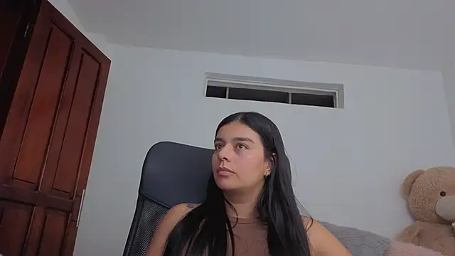Snapshot of valerihouse_ chatting on 05/03/26, 01:55 valerihouse online show from 05/03/26, 01:55