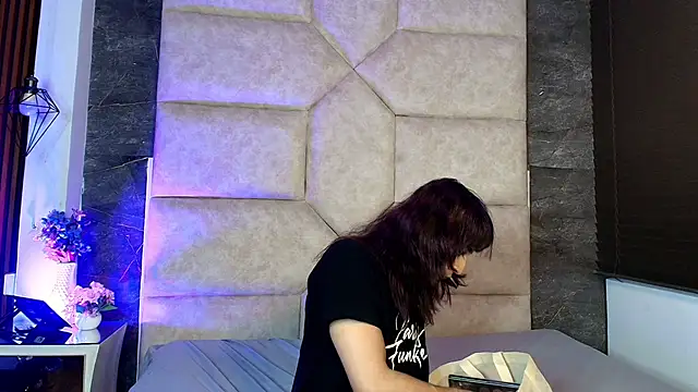 Divine      online show from 06/20/26, 08:55