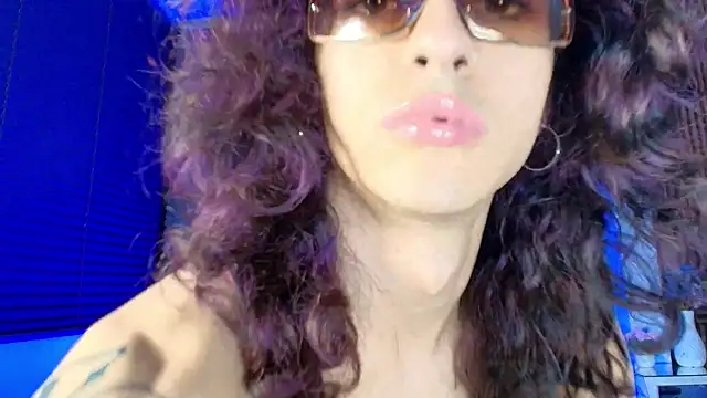 Divine      online show from 06/25/26, 09:52