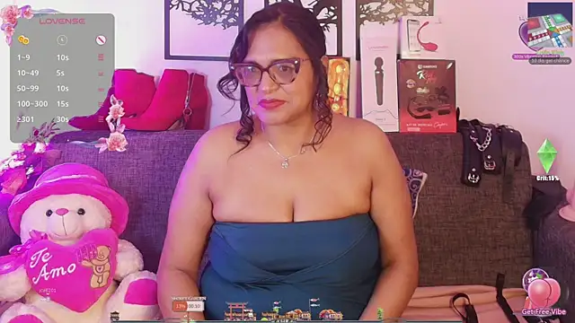 Snapshot of Angelabrowm chatting on 05/25/26, 01:44 Angelabrowm online show from 05/25/26, 01:44