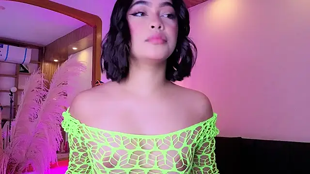 Snapshot of Chloe_monroee chatting on 05/18/26, 03:13 Chloe monroee online show from 05/18/26, 03:13
