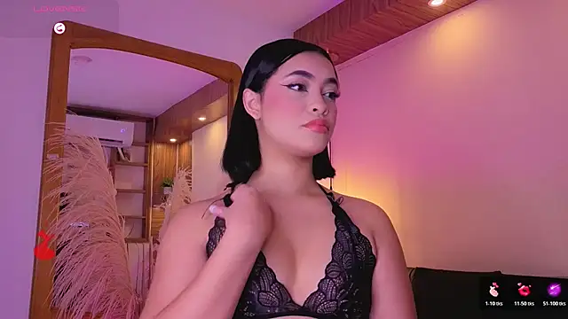 Snapshot of Chloe_monroee chatting on 05/30/26, 03:03 Chloe monroee online show from 05/30/26, 03:03