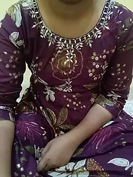 Snapshot of Seema_yadav01 chatting on 05/21/26, 08:43 Seema yadav01 online show from 05/21/26, 08:43